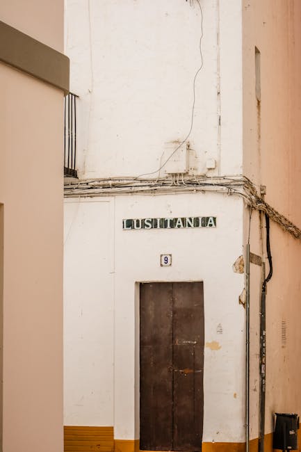 10 : img_8 - Lusitania building facade with number 9